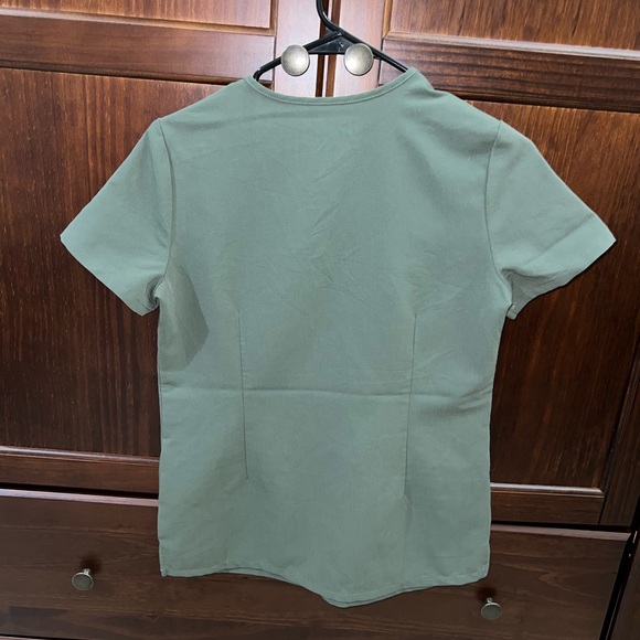 FIGS Womens Technical Collection Scrubs Casma top Green XXS - Picture 3 of 3